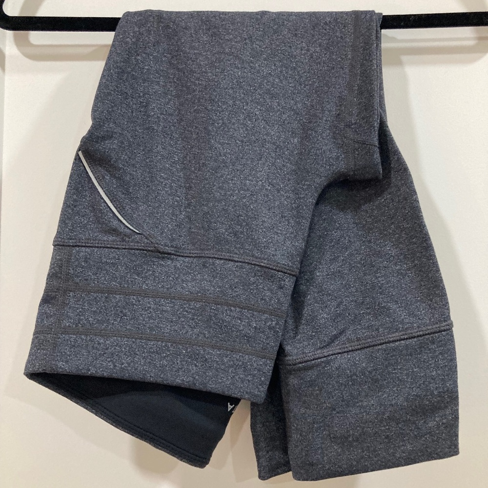 ATHLETA CAPRI LEGGINGS YOGA PANT SIZE S
